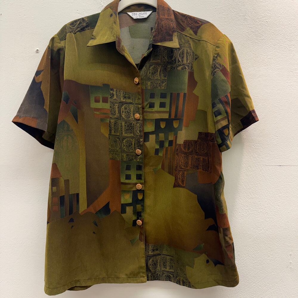 Vintage Green Patterned Short Sleeve Button Up Graphic Surrealist Indie Summer